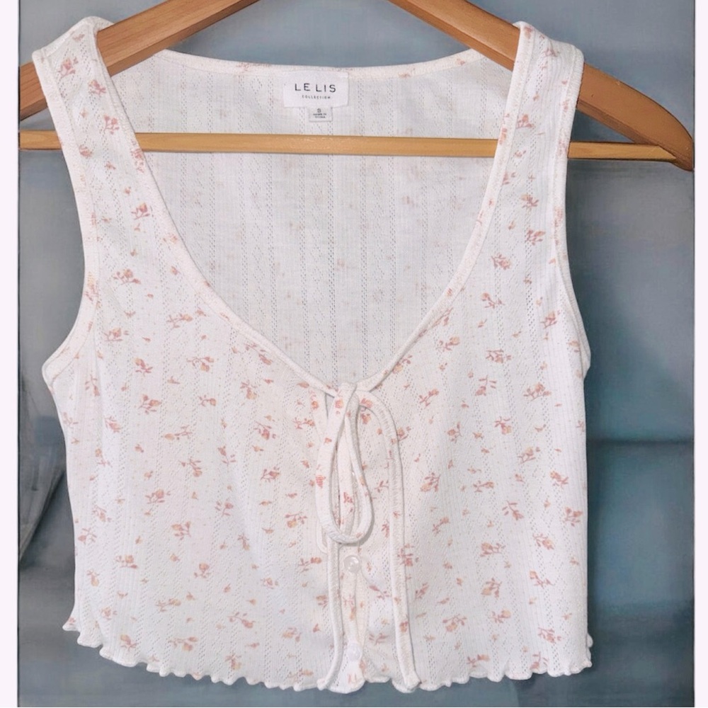 Le Lis White‎ Floral Women's Top size small